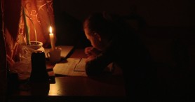 Moldovenii scot de la naftalină candelele, lumânările și lămpile de gaz
